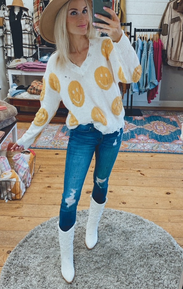 Happy v neck smiley sweater (ivory)