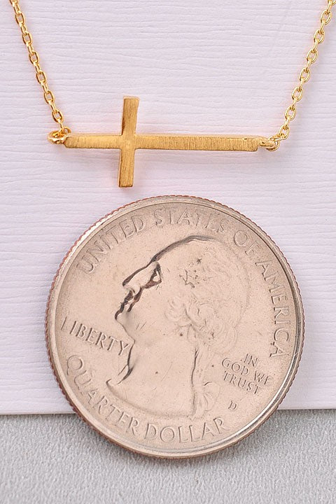 Delicate Cross Pendant Necklace (gold)