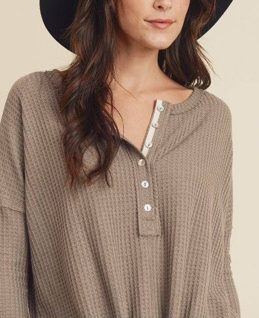 Henley waffle knit Top (taupe)