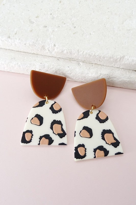 EMBOSSED PRINT COLOR BLOCK GEO DROP EARRING (LEOPARD) - Mint Boutique