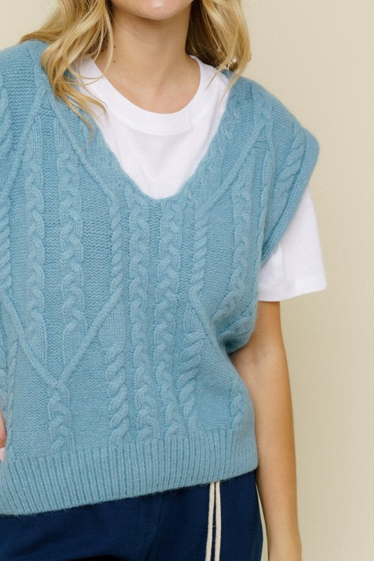 Wavery sweater vest (dusty blue)