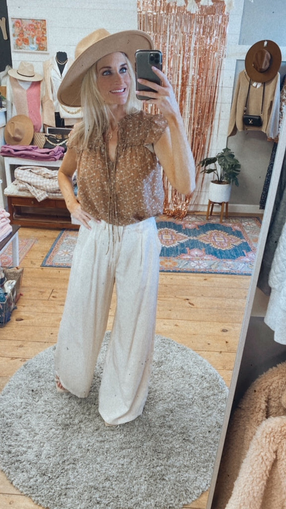 Arwen short sleeve floral ruffle blouse (camel)