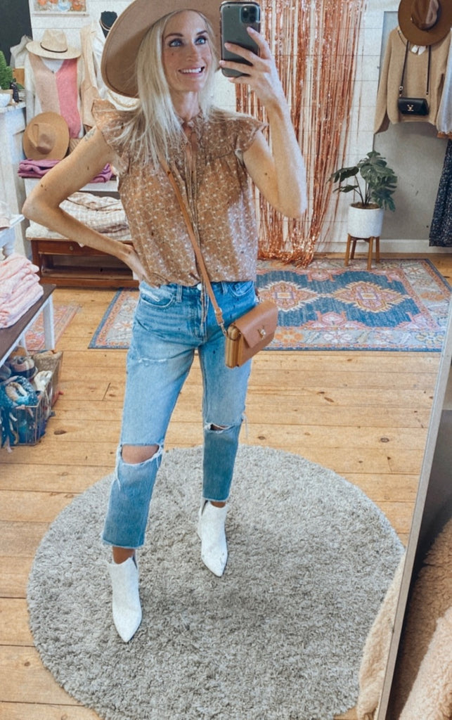 Arwen short sleeve floral ruffle blouse (camel)