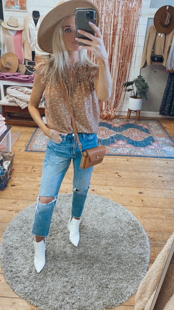 Arwen short sleeve floral ruffle blouse (camel)